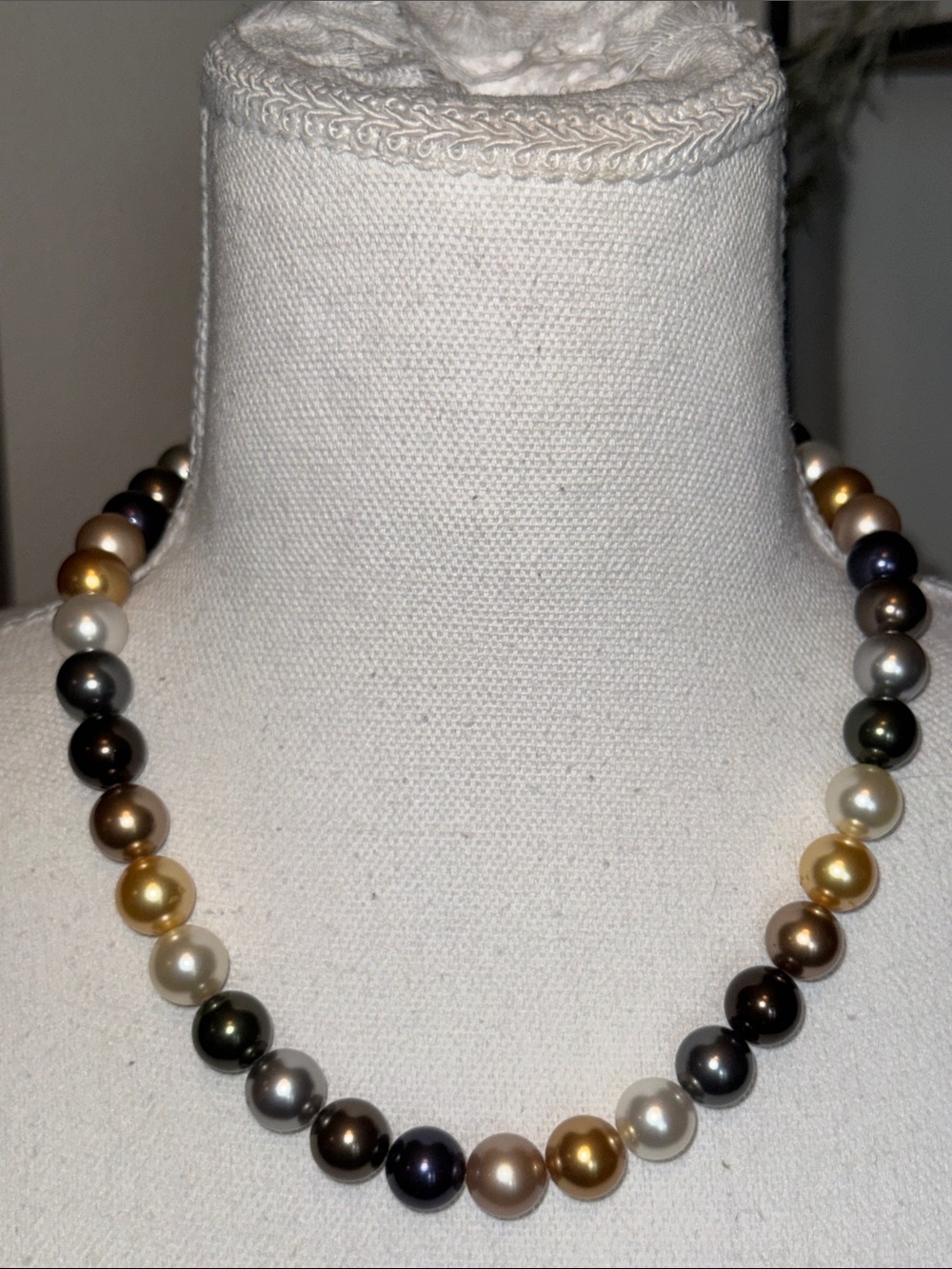 Multicolor Pearl Necklace - Elegant Round Pearl Strand